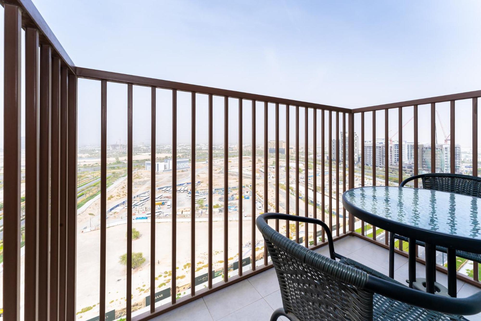 Inviting 2br With Pool & Pet-friendly Option * Dubai